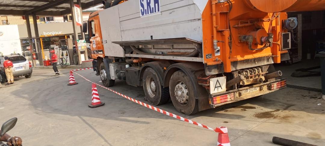 Hydrocureur SRH en poste sur station-service