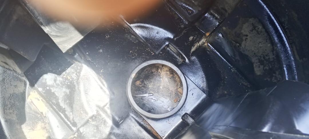 Intérieur de cuve inspecté après nettoyage